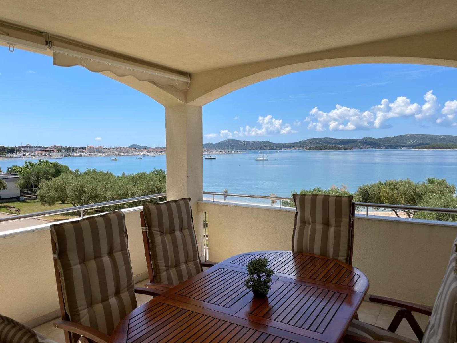 Luxury Beach Apartment Биоград-на-Мору Экстерьер фото