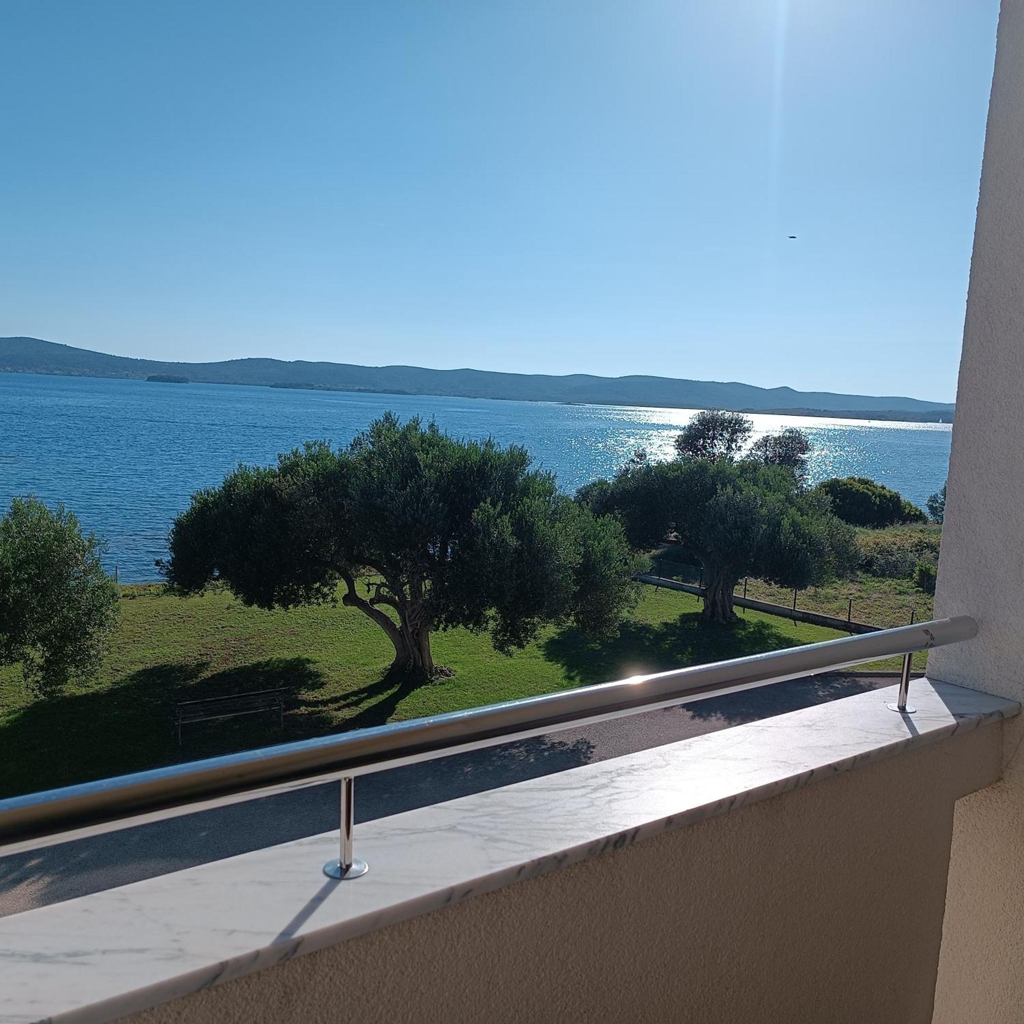 Luxury Beach Apartment Биоград-на-Мору Экстерьер фото